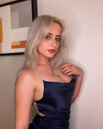 Jezelle Catherine - Free pics, galleries & more at Babepedia