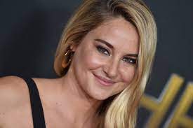 Hollywood star shailene woodley linked to aaron rodgers after split with danica patrick america's no. Where Did The Rumors About Aaron Rodgers And Shailene Woodley Start