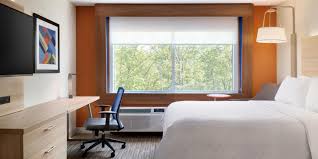 Bonita springs & estero 27891 crown lake blvd. Holiday Inn Express Suites Ft Myers Beach Sanibel Gateway Ihg Hotel
