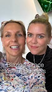 Expo Blazing Grace @institutsuedois plongée dans la scène verrière suédoise  contemporaine , commissaire @markusemilsson , Avec @maria.bang.espersen ,  @hannahansdotter , @hermansson_p , ...