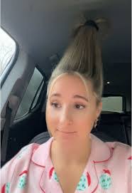 Heather Luellen's Instagram, Twitter & Facebook