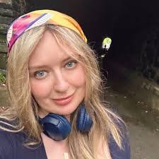 Heather Peet's Instagram, Twitter & Facebook