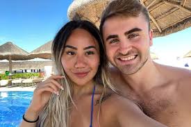 Hannah Chan, 27, is dating 22-year-old business owner Ed Reay and the best  part (according to her) is the fact that he pays for everything because he  considers her as an "investment"