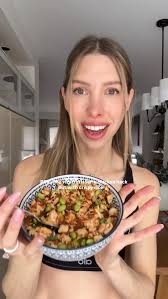 Viral rotisserie chicken hack but with crispy rice is honestly unreal. ,  Crispy rice: , 2 cups cooked & cooled jasmine rice , 1 tbsp soy sauce , 1  tbsp chili crisp, 2 pieces rotisserie chicken breast, ...