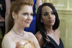 Les clients viennent la voir lorsque la situation est désespérée ou lorsqu'un scandale. Scandal Saison 5 Critique De Heavy Is The Head Episode 1 Critictoo Series Tv