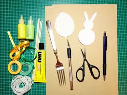 Ostern, upcycling, osterhase, ostereier, ostern basteln, ostern basteln papier, ostern basteln ideen, ostern basteln anleitungen, ostern blumenstecker basteln, blumenstecker selber machen. Diy Blumentopfstecker Hase Und Ei Fur Ostern Mit Kostenloser Vorlage Perlenkuchen