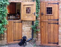 Stable Doors Portes Rustiques Porte Fermiere Porte En Bois