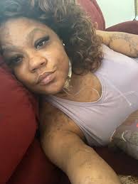 I'm American I'm 25 years ,