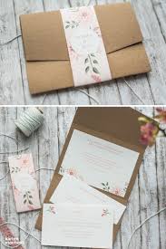 Wunderschone Hochzeitseinladung Im Pocketfold Format Die Falttasche Ist Aus Kraftpapier Eure Gaste Offnen Hochzeitseinladung Karte Hochzeit Hochzeitskarten