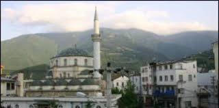 Önemli yolların geçtiği bir kavşakta yer alıyordu. Merkez Carsi Camii Artvin Arsivleri Artvinden