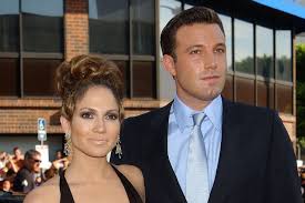 1,626,070 likes · 9,308 talking about this. Ben Affleck Er Tragt Altes Geschenk Von Jennifer Lopez Zufall Gala De
