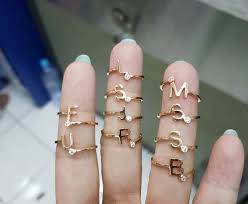 Anda juga bisa membuka beberapa situs terkait dengan harga emas di pasaran. Cincin Ready 1 73 Grm Aja Emas 22 Karat Fesyen Wanita Perhiasan Di Carousell