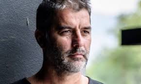 Θα γίνεται θερμομέτρηση πριν εισέλθει ο πελάτης στο κομμωτήριο ο πάνος καλλίτσης βρίσκεται στο κομμωτήριό του και προετοιμάζεται για την επαναλειτουργία του από δευτέρα 4 μαΐου. Komanta Kai Drakoi 3ekinhsan Ta Gyrismata Ths Neas Seiras Toy 8odwrh Papadoylakh Iciao