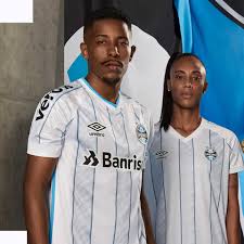 Grêmio is going head to head with vitória starting on 3 aug 2021 at 22:00 utc at arena do grêmio stadium, porto alegre city, brazil. Umbro Launch Gremio 20 21 Home Away Shirts Soccerbible
