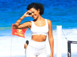 Bella Campos se pronuncia sobre comentários racistas: “Ser rico é parecer  branco?” - Portal Leo Dias