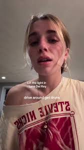 Julia Bosley's Instagram, Twitter & Facebook