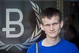 За эту идею он в 2014 году выиграл премию world technology award и обошел марка цукерберга. Vitalik Buterin Efiriumu Dlya Razvitiya Nuzhna Byla Krupnaya Figura Takaya Kak Ya