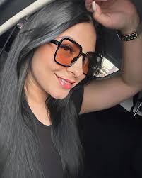 Daisy Jordan (@daisyjordansv) • Instagram photos and videos