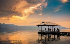 (senja mungkin cepat berlalu namun baca juga: Contoh Description Text Danau Ranau Dalam Bahasa Inggris Beserta Artinya