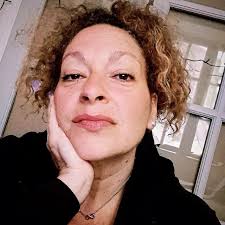 Une pensée à Kalthoum Sarraï alias (la première) Super Nanny, décédée il y  a déjà 14 ans, des suites d'un cancer. 🕊️