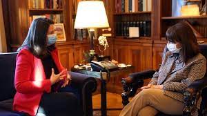 Οι αλλαγές που προωθούνται στην εκπαίδευση βρέθηκαν στο επίκεντρο της συνάντησης που είχε σήμερα το μεσημέρι η πρόεδρος της δημοκρατίας, κατερίνα σακελλαροπούλου, με την υπουργό παιδείας. Synanthsh Sakellaropoyloy Keramews Anoigma Sxoleiwn Kai Allages Sthn Anwtath Ekpaideysh Sto Epikentro Voucher Ergasia