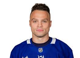 Alex Steeves's Instagram, Twitter & Facebook