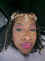 Muva is out living her BEST life In these streets!!! Happy 41st to meeee!!  Makeup: Shon Mua Sanks CUSTOM CROWN: Rae Ajiboso 💜 In memory of my BIG  SISTER Sheritta Ward-Inn Aries!!!