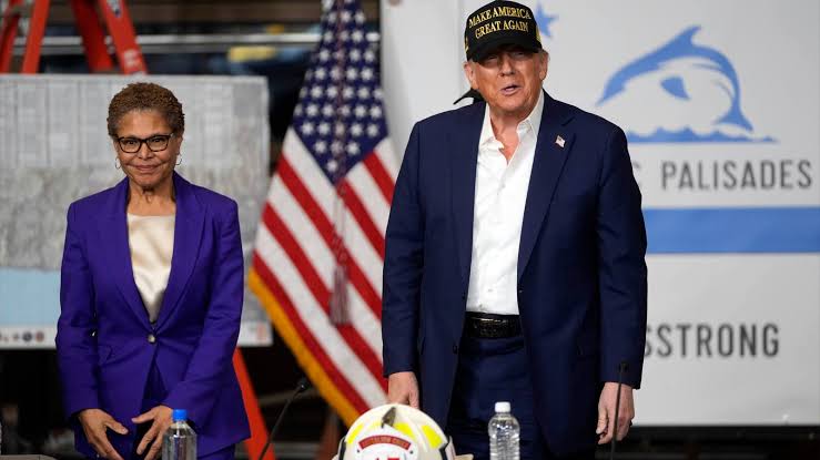 Trump adds his voice to criticism of LA Mayor Karen Bass over fires - The  Washington Post