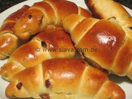 Softe Schoko Und Rosinen Kifle Hornchen Kochen Backen Leicht Gemacht Mit Schritt Fur Schritt Bildern Von Mit Slava Rezept Kochen Und Backen Fruhstuck Backen Rezepte