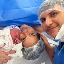 1 mês que Deus me presenteou você, meu menininho, meu caçulinha. Você  chegou com 1 mês de antecedência, em um dia inesperado, mas marcante. Você  veio pra completar nossa família, pra trazer