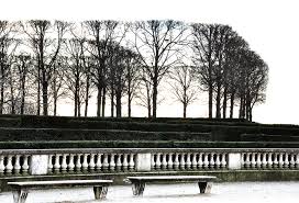 Il est légèrement en surplomb du reste du jardin. Jardin Du Carrousel Paris