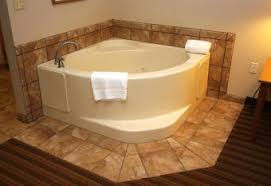 It is close proximity to the indianapolis convention center, lucas oil stadium, indiana state fairgrounds, and the indianapolis motor speedway. 6 Hotels Near Indiana Pa With Hot Tub In Room Roomtubs Com