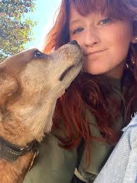 Alyson Arnold's Instagram, Twitter & Facebook