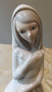 Spain Porcelanas Miquel Requena Cuart De Poblet Valencia Young Girl  Figurine