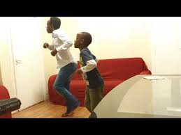 Namwisabiye ko andongora/ nyuma yo kubyara ubu mfasha abandi purukeriya nu mukobwa wa rurinda. Igisirimba 2018