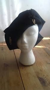 The Black Hat With Split Brim And Bows Tece De Kaxtone S Blog Hat Patterns To Sew German Hats 16th Century Fashion