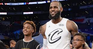 Lebron raymone bronny james jr. Watch Lebron James Son Perfectly Nail His Dad S Signature Dunk Fatherly