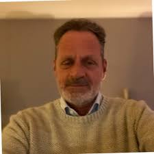 Yesss! Ik ben vandaag geslaagd voor het BE rijbewijs! Vanaf nu mag ik bij  GeoComfort rijden met de grotere aanhangwagens! Van Buuren Opleidingen  bedankt voor de prettige training. GeoComfort bedankt…