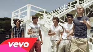One Direction What Makes You Beautiful Song Youtube What Makes You Beautiful Beautiful One Direction One Direction Songs