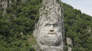 Alternanta a sectoarelor de ingustare si depresionare ce cuprinde cel mai spectaculos defileu al dunarii, caracteristici geologice deosebite, relief carstic variat si spectaculos. 10 Situl Natural Portile De Fier Youtube
