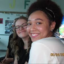 Lila Powell's Instagram, Twitter & Facebook