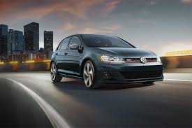 Cele Mai Bune Masini Sport Sub 30k 2018 Volkswagen Golf Gti Cool Sports Cars Sports Cars Golf Gti