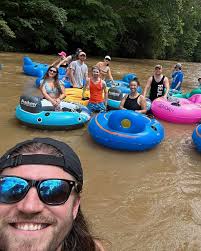 👥 It's Time to Get Social