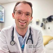 Nora Osman's Instagram, Twitter & Facebook