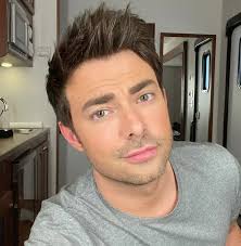 Mean Girls Star Jonathan Bennett: Where Is The Actor Who Played Aaron  Samuels Now?