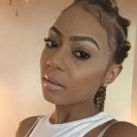 Nicole Knighton's Instagram, Twitter & Facebook