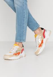 Maybe you would like to learn more about one of these? San Marina Galadia Baskets Basses Or Multicolor Blanc Zalando Ch