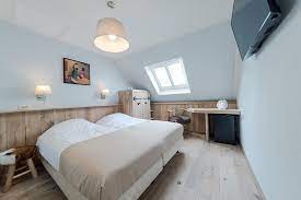 Stay at bed & bike de hofstee from $121/night, b&b de galeriet giethoorn from $175/night. Hotel Giethoorn