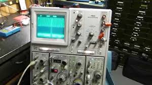 Tektronix is the measurement insight company committed to performance and compelled by possibilities. Mdo Vintage Tektronix 7000 Series Oscilloscope Spectrum Analyzer Youtube
