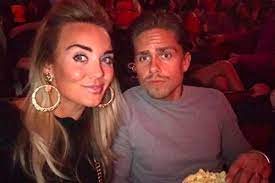 André hazes kennen we al zijn hele leven, maar van zijn prachtige vriendin monique westenberg weten we een stuk minder. Monique Westenberg Over Relatie Met Andre Soms Lijkt Het Alsof Ik Er Niet Toe Doe